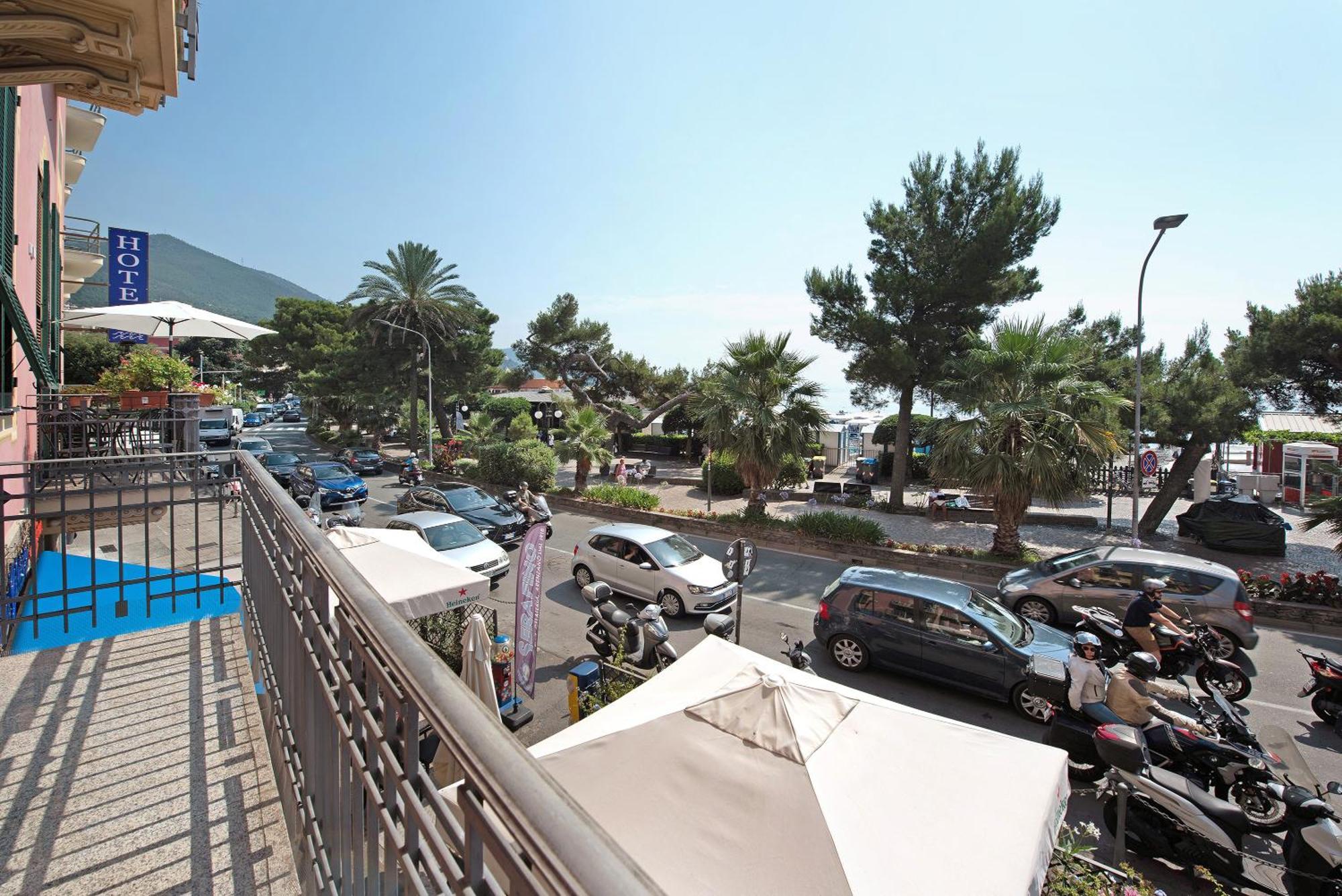 La Finestra Sul Mare Apartamento Arenzano Exterior foto